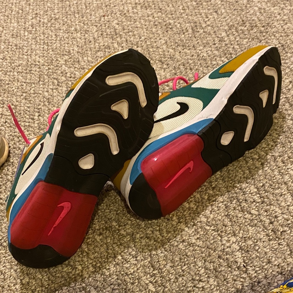 Nike Sneakers in Green, Gold, and Pink - Picture 4 of 4